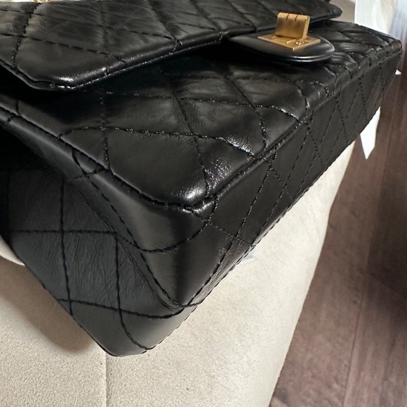 Authentic Chanel 255 - Picture 6 of 12